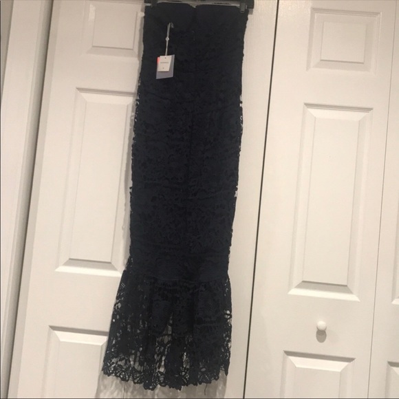 Missguided Blue Lace Fishtail Midi Dress - Picture 4 of 6